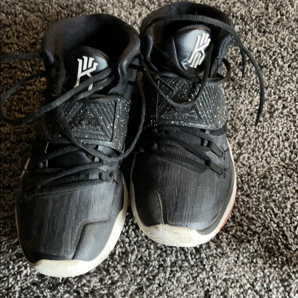 Kyrie Nike Sneakers